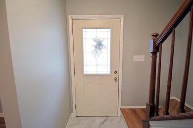 1711 Calgary Dr, Columbus, OH 43229 - photo 5