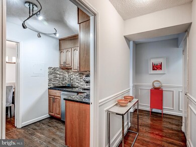 St. Paul at Chase Condominiums unit 1809, Baltimore, MD 21202 - photo 3