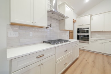 unlisted-address, Sycamore, IL 60178 - photo 7