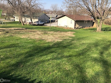 117 N Kossuth St, Osceola, IA 50213 - photo 7