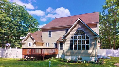 189 Hawthorne Dr, Milford, PA 18337 - photo 3