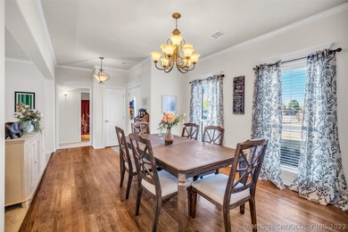Entry/Formal Dining