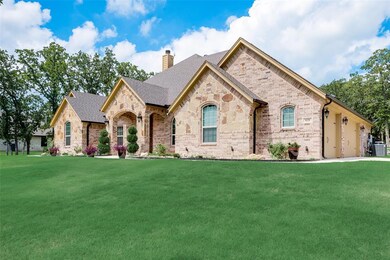 621 Shady Pond Ln, Azle, TX 76020 - photo 4