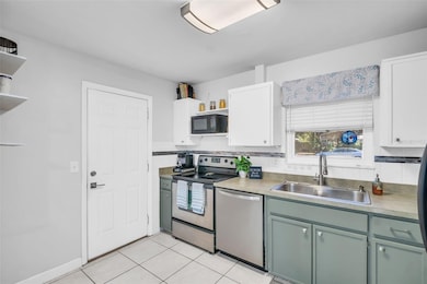 2056 Red Cedar Ln E, Clearwater, FL 33763 - photo 4