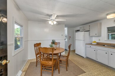 28 Brooks Rd, Seabrook, NH 03874 - photo 4