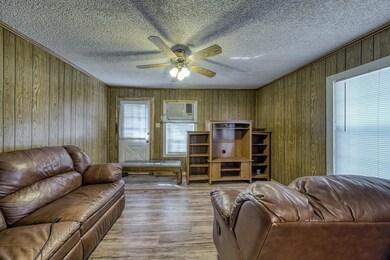 215 E 7th St, Weatherford, TX 76086 - photo 7