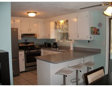 62 Frederick St unit 37, Dracut, MA 01826 - photo 4