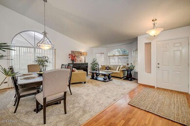 103-FrontRoom_1