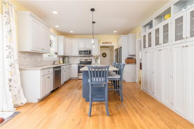 27 Sycamore Ln, Saunderstown, RI 02874 - photo 6