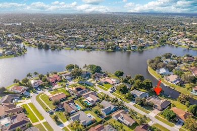 12775 Guilford Cir, Wellington, FL 33414 - photo 3