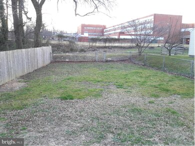 5107 N Englewood Dr, Hyattsville, MD 20785 - photo 3