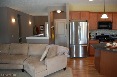 856 Soren Ct SE unit 19, Lowell, MI 49331 - photo 3