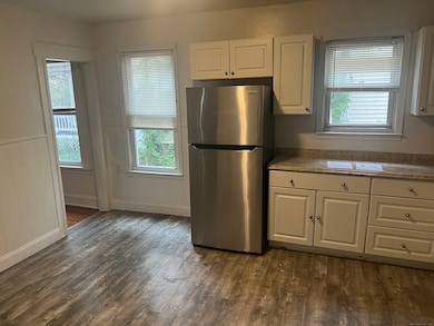 855 Brewster St unit 857, Bridgeport, CT 06605 - photo 3