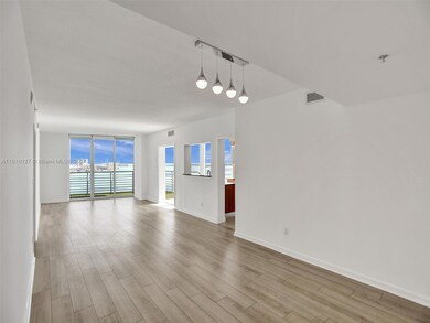 One Miami East Tower unit 2109, Unincorporated Dade County, FL 33131 - photo 3