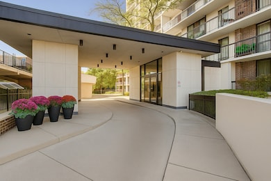 Thorndale Beach North Condominium unit 9G, Chicago, IL 60660 - photo 2