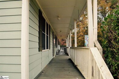 204 Highland St, Laurens, SC 29360 - photo 2