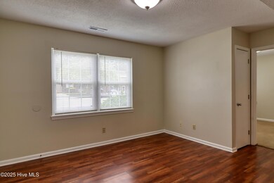 2318 Indian Dr unit B-1, Jacksonville, NC 28546 - photo 5