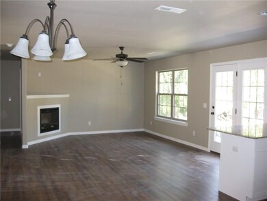 562 Costales Ln, Bethel Heights, AR 72764 - photo 2