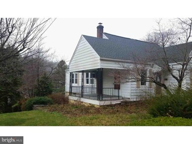 727 Arlington St, Tamaqua, PA 18252 - photo 2