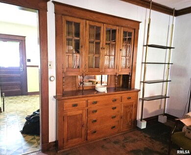 1023 Broadway St, Lincoln, IL 62656 - photo 5