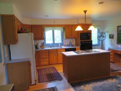 898 Rocky Ridge Rd, Saint Johnsbury, VT 05819 - photo 3