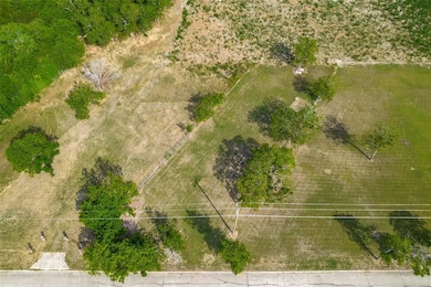 702 Crisp Rd, Ennis, TX 75119 - photo 5