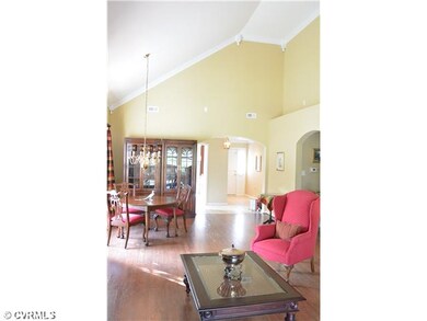 Den/Family/Great Room - Soaring vaulted ceilings.