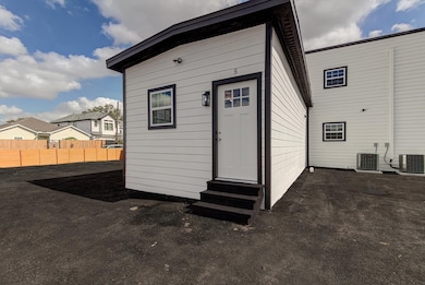 6608 Avenue O unit 5, Houston, TX 77011 - photo 4