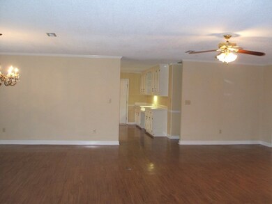 Living Rm/Dining Rm Combo