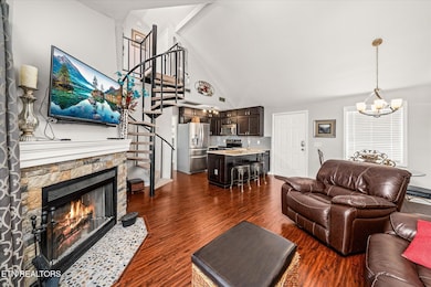 391 Moytoy Rd unit 206, Crab Orchard, TN 37723 - photo 3