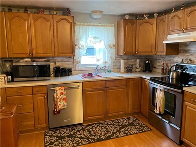 65 W Warwick Ave, West Warwick, RI 02893 - photo 5