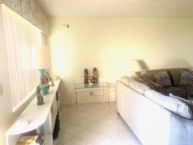 66 Windsor D, West Palm Beach, FL 33417 - photo 5