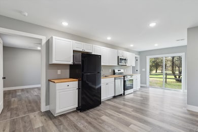12-706-Colfax-St-Cadillac-MI-49601-Windo