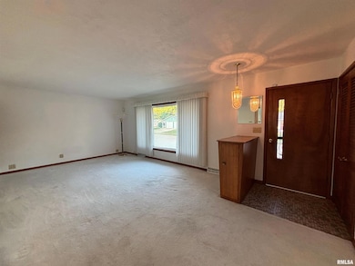 2707 2nd St, Moline, IL 61265 - photo 3