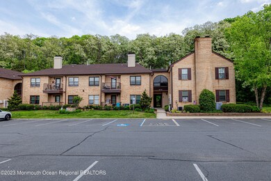 606 Wellington Place, Matawan, NJ 07747 - photo 2