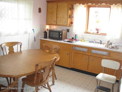 1406 Dartmouth St, Scranton, PA 18504 - photo 5