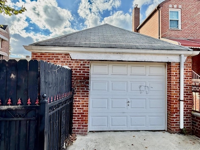 993 Duncan St, Bronx, NY 10469 - photo 2