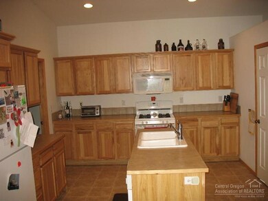 1986 NW Joshua Tree Ct, Redmond, OR 97756 - photo 6