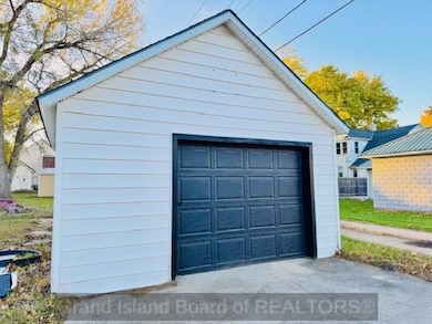 1105 17th St, Central City, NE 68826 - photo 5