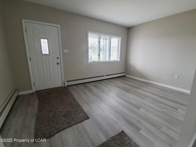 321 Shoemaker St, Kingston, PA 18704 - photo 4