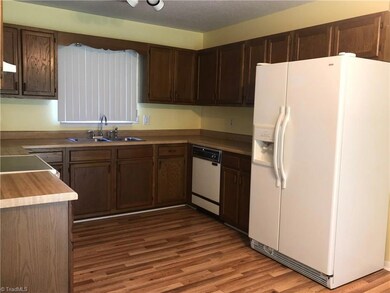 100 Meredith Dr, Archdale, NC 27263 - photo 4