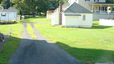 809 E Main St, Pen Argyl, PA 18072 - photo 3