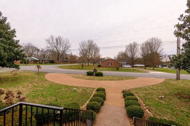 215 Northwood Ave, Shelbyville, TN 37160 - photo 4