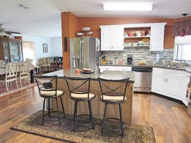 36603 Dina Dr, Zephyrhills, FL 33542 - photo 3