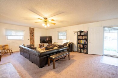 1019 Salmons Dr, Asheboro, NC 27205 - photo 5