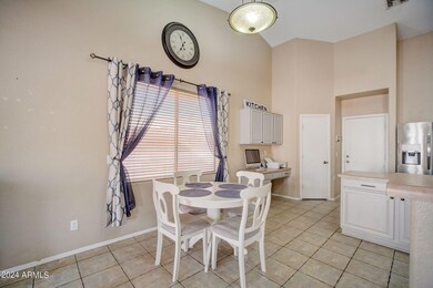 11-web-or-mls-W Pershing St-009