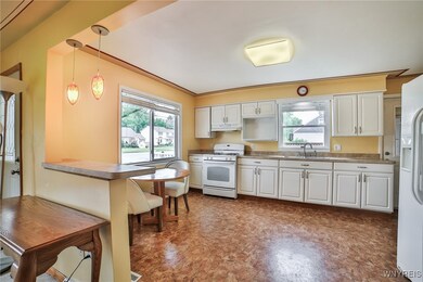 Kitchen with Eating Ara