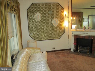 1043 Walnut St, Reading, PA 19601 - photo 7