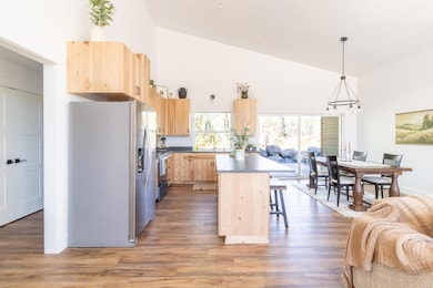 409 Selah Ln, Cave Junction, OR 97523 - photo 3