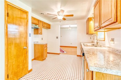 3126 Krueger Rd, North Tonawanda, NY 14120 - photo 7